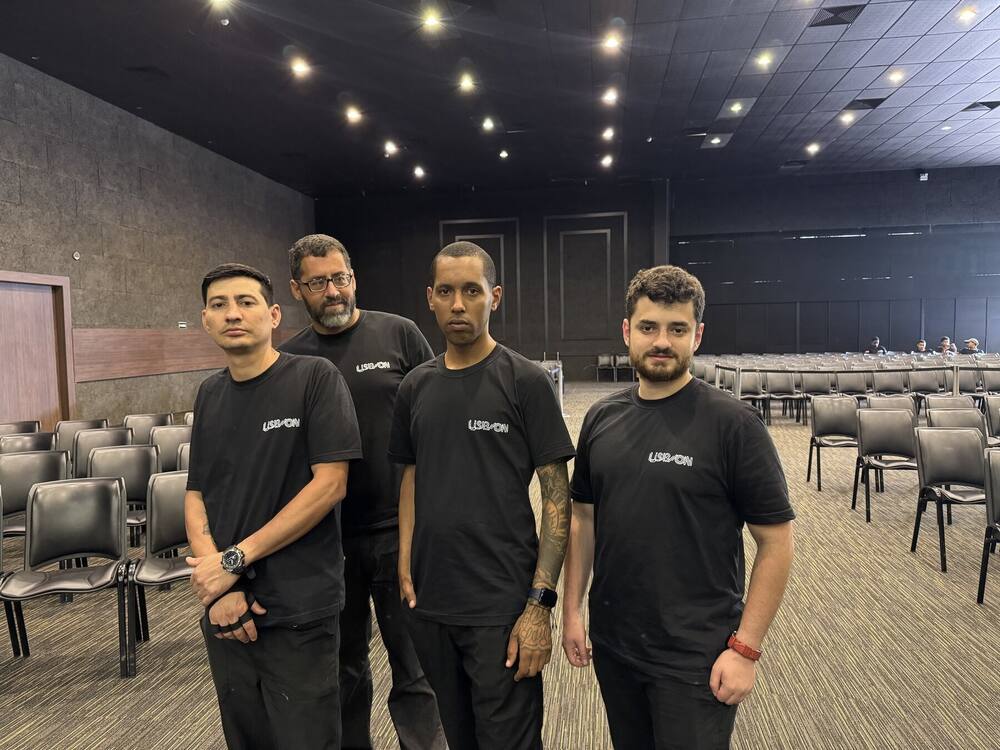 Equipe da LISBON uniformizada